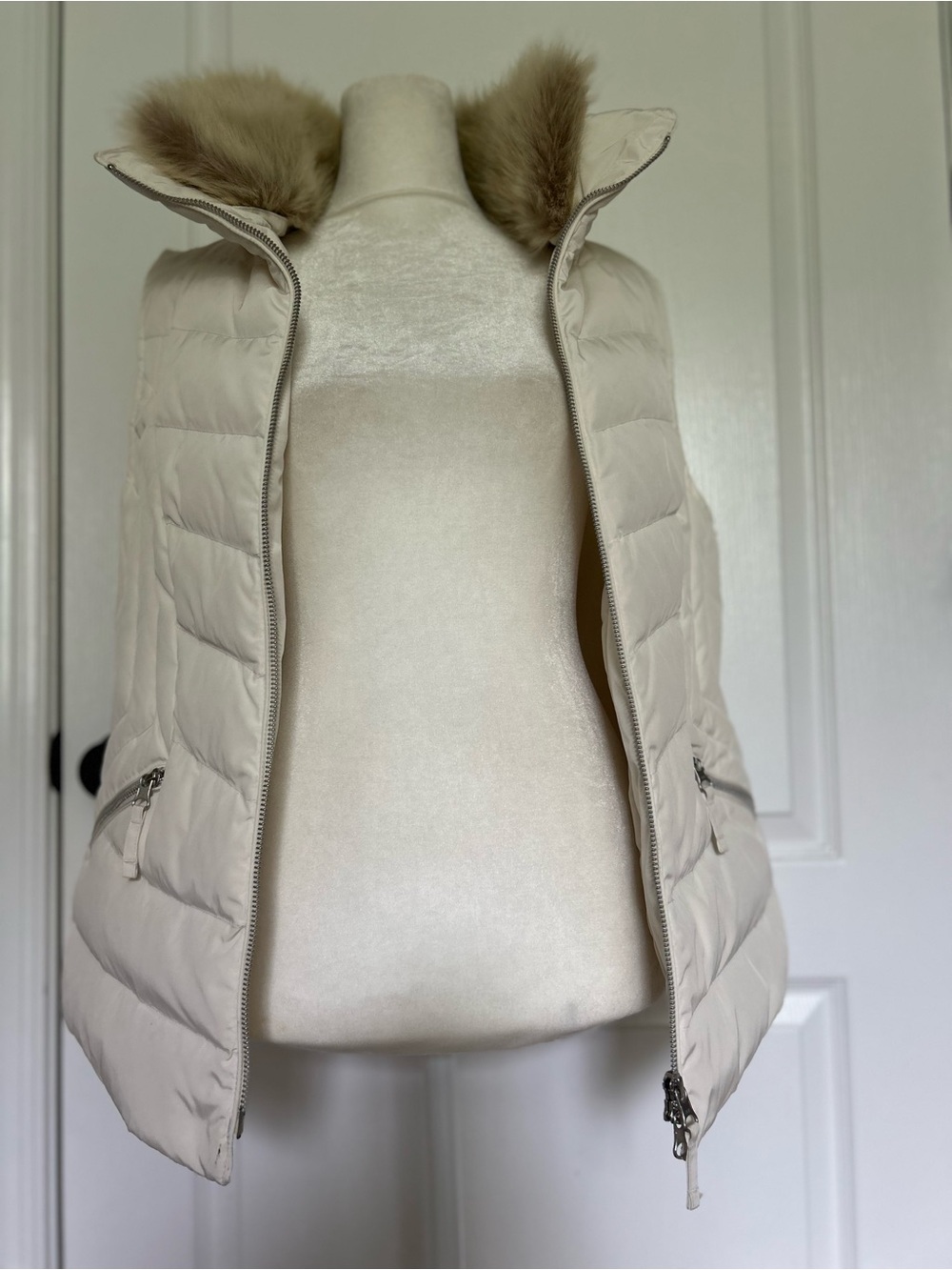 Talbots Cream Quilted Puffer Vest with Faux Fur Trim Size Large Petite - Picture 7 of 11